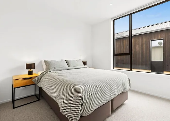 Luxury, Outdoor Fire, Sleeps 8 Wanaka